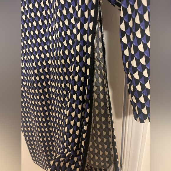 J Crew- Size 6- Jet Set Geo Pattern 3/4 sleeve shift dress. - Picture 4 of 8